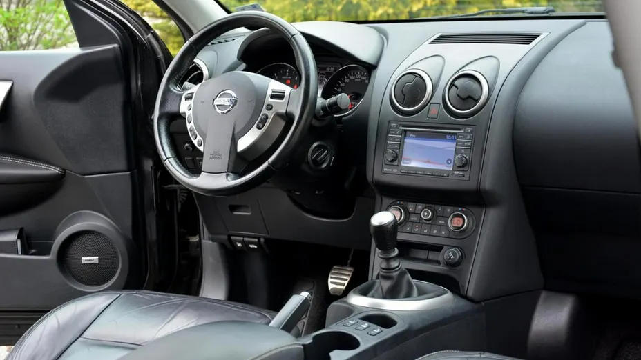 NISSAN Qashqai -
