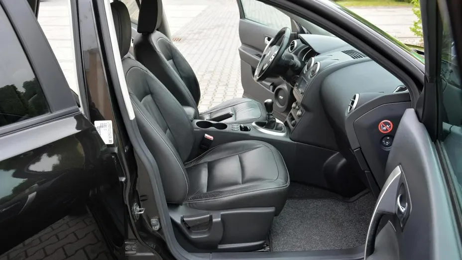NISSAN Qashqai -