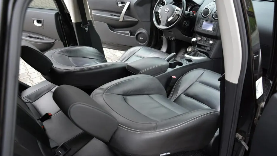 NISSAN Qashqai -
