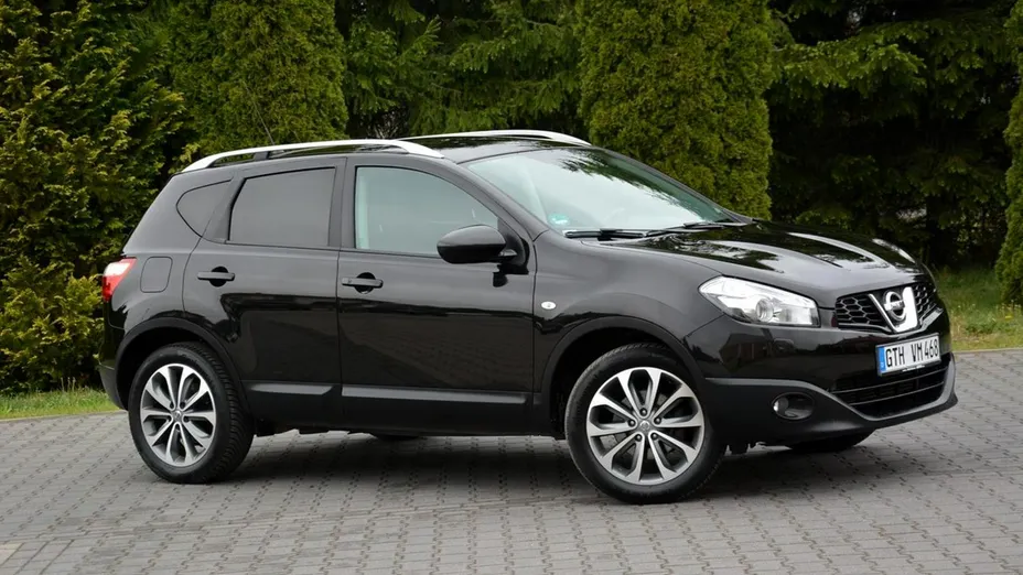NISSAN Qashqai -