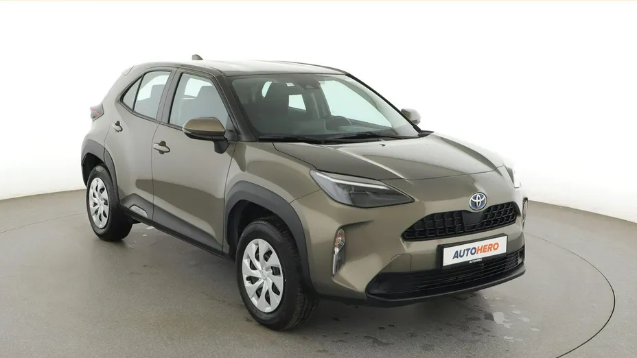 TOYOTA Yaris Cross -