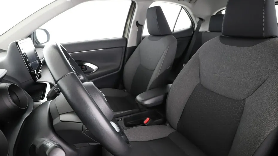 TOYOTA Yaris Cross -