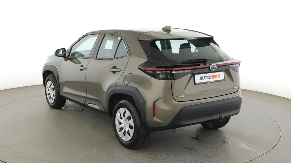 TOYOTA Yaris Cross -