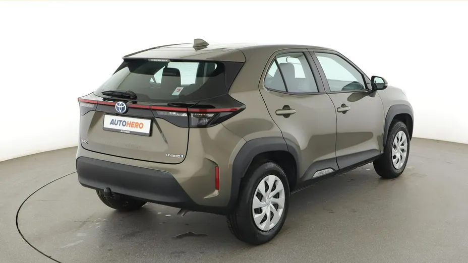 TOYOTA Yaris Cross -