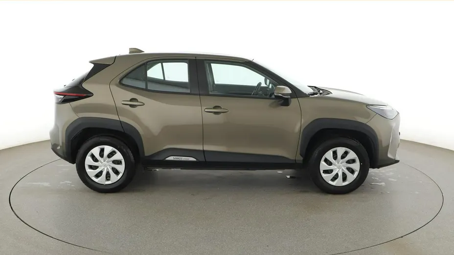 TOYOTA Yaris Cross -