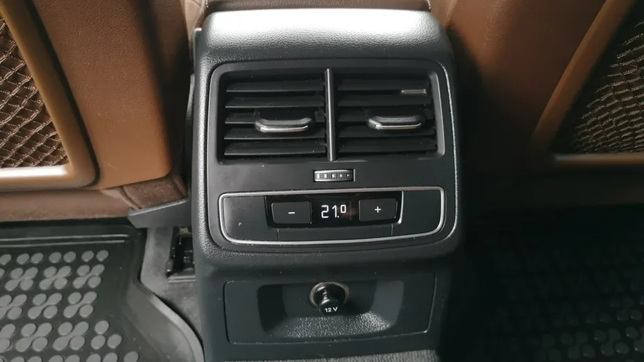 AUDI A4 -