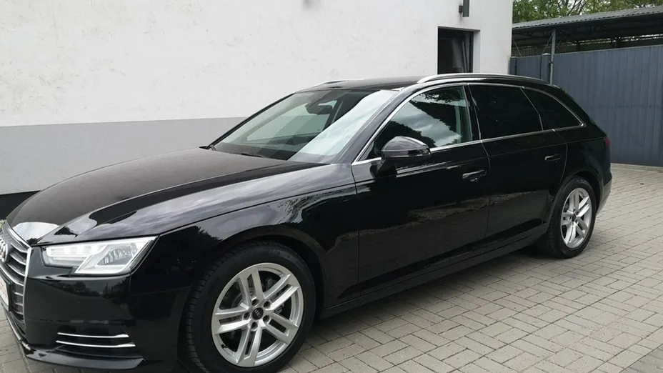 AUDI A4 -