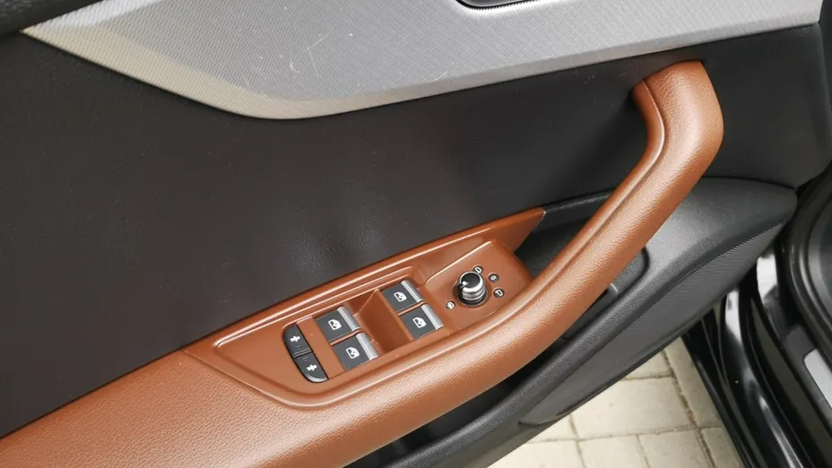 AUDI A4 -