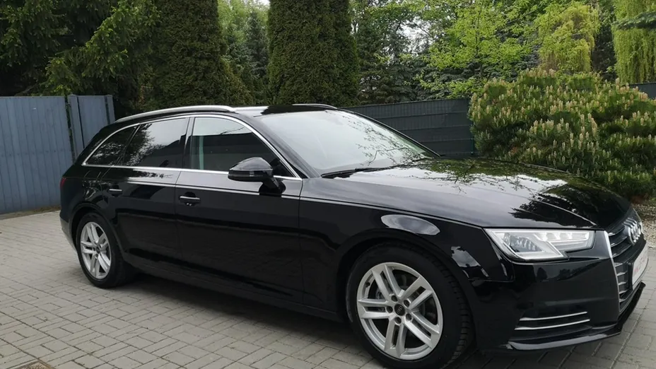 AUDI A4 -