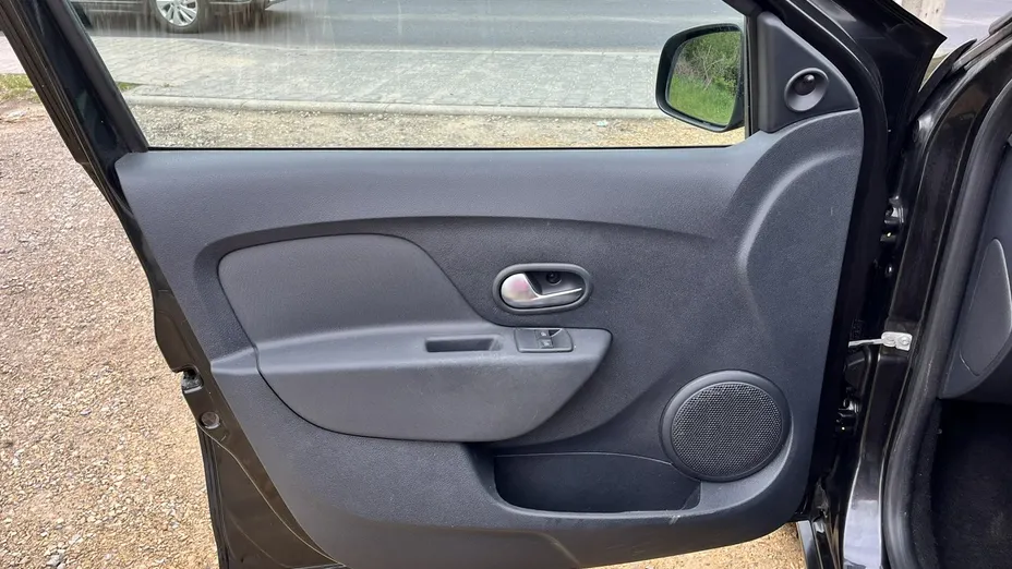 DACIA Sandero -