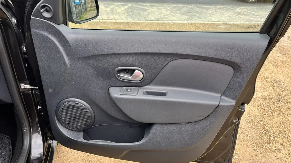 DACIA Sandero -