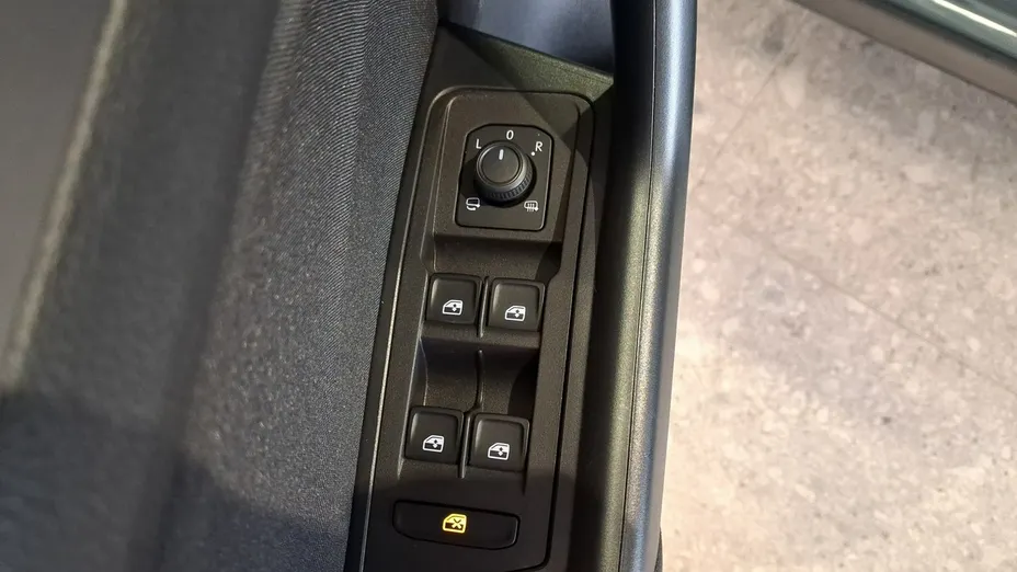 VOLKSWAGEN T-ROC -