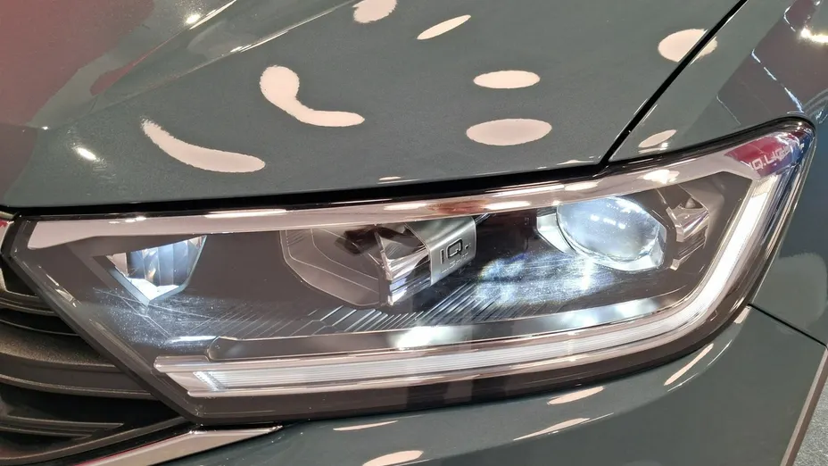 VOLKSWAGEN T-ROC -
