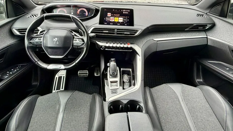 PEUGEOT 5008 -