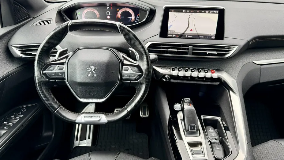 PEUGEOT 5008 -