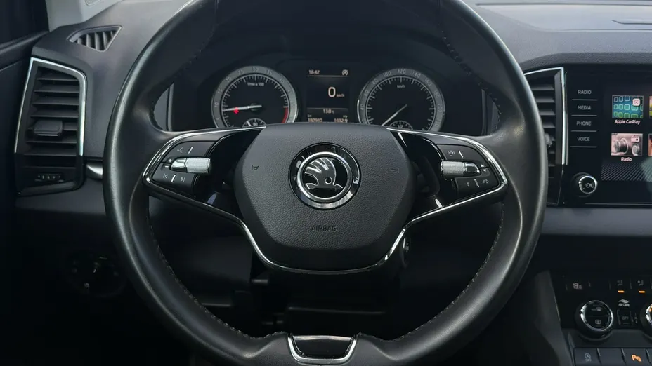 SKODA Karoq -