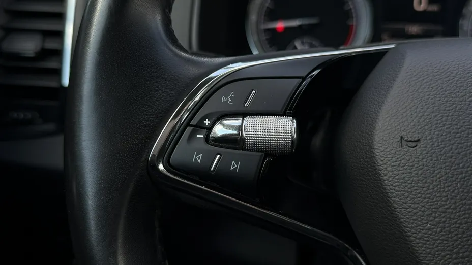 SKODA Karoq -