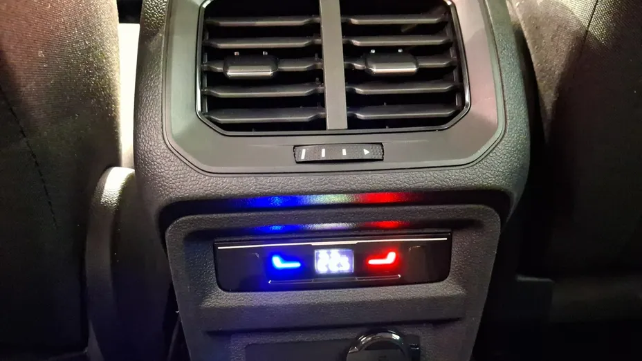VOLKSWAGEN Tiguan -