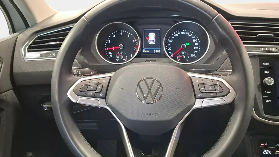 VOLKSWAGEN Tiguan -