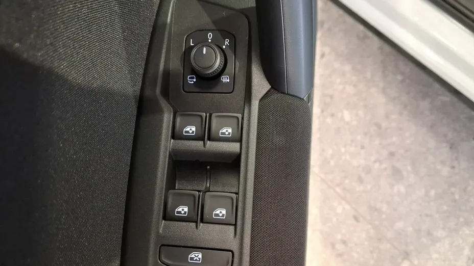 VOLKSWAGEN Tiguan -