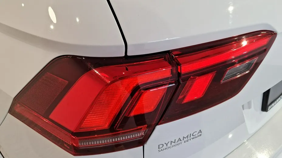 VOLKSWAGEN Tiguan -