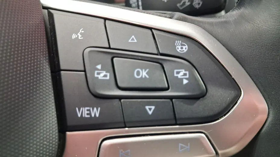 VOLKSWAGEN Tiguan -