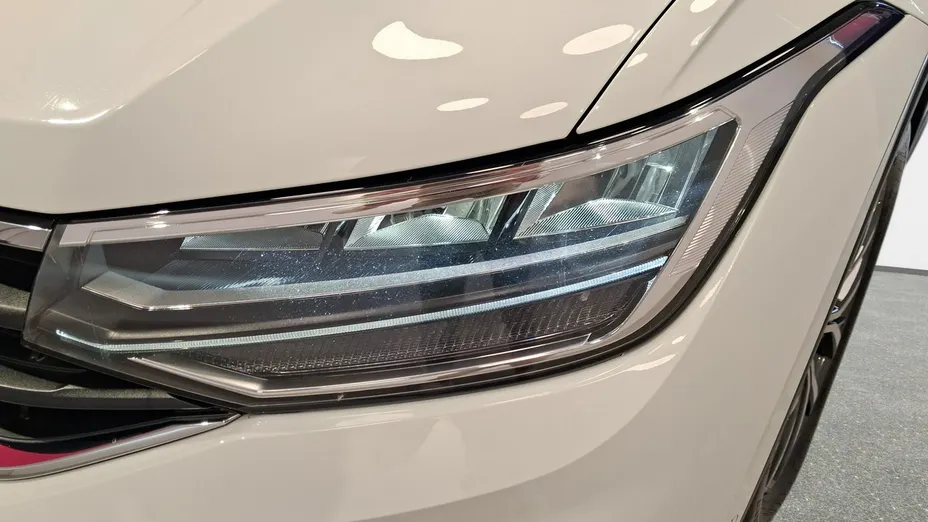VOLKSWAGEN Tiguan -