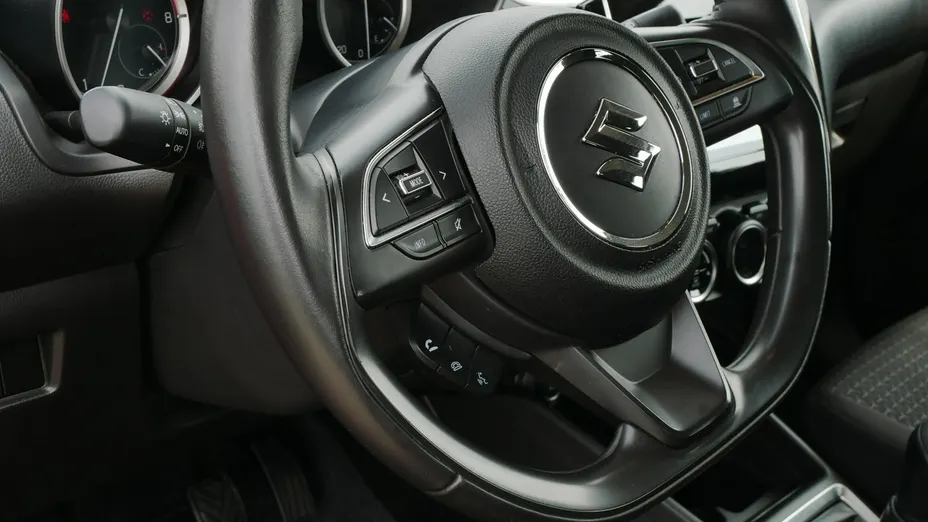 SUZUKI Swift -