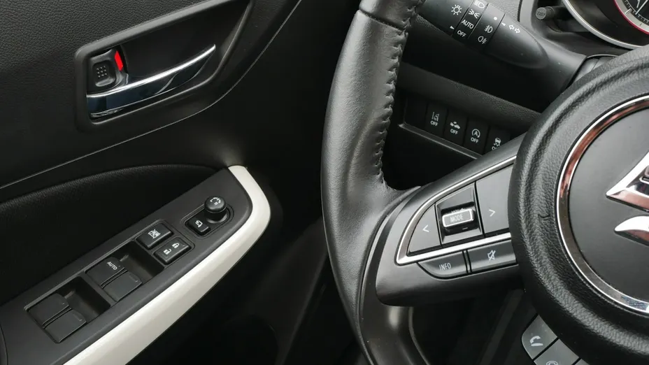 SUZUKI Swift -