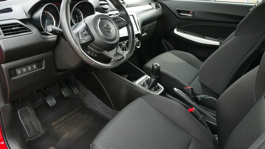 SUZUKI Swift -