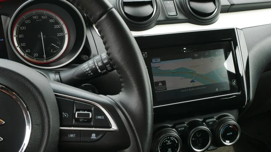 SUZUKI Swift -