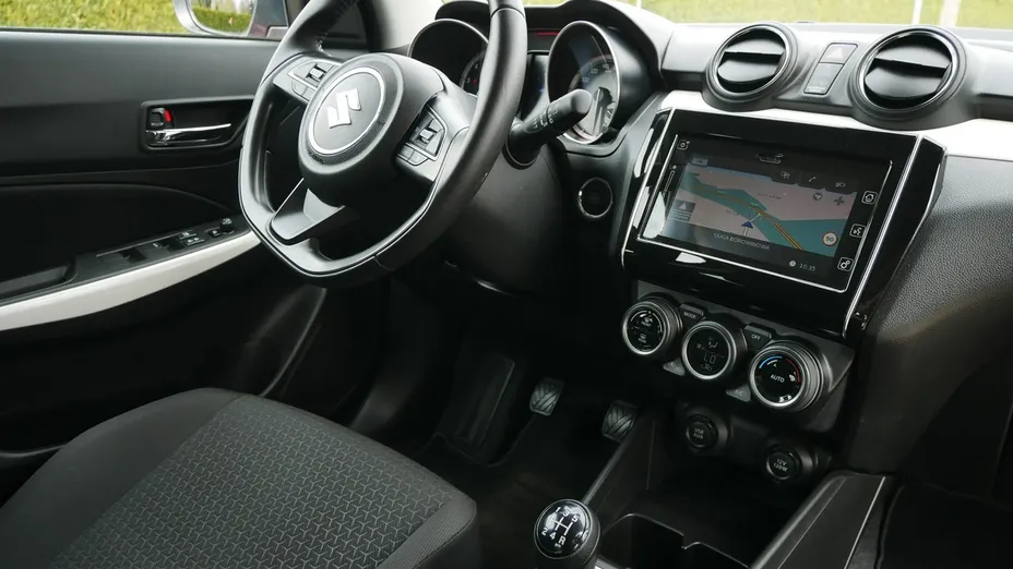 SUZUKI Swift -