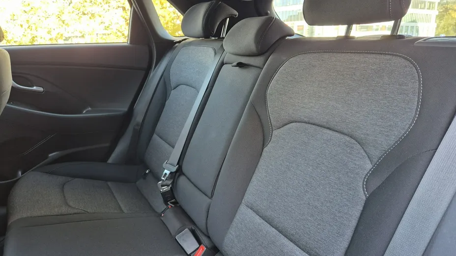 HYUNDAI i30 -