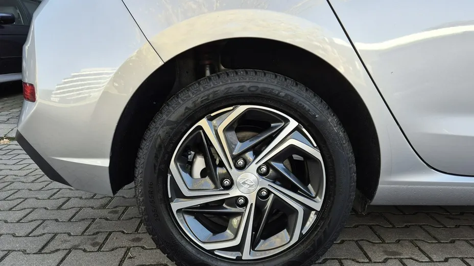 HYUNDAI i30 -