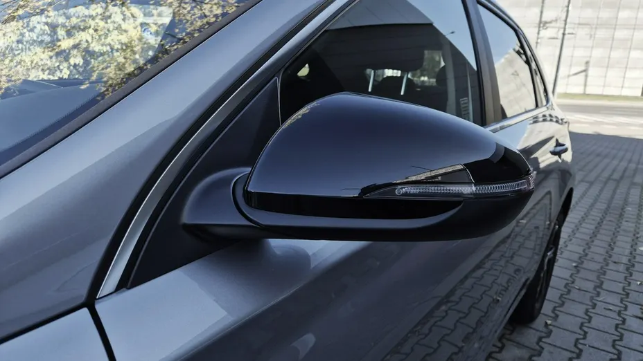 HYUNDAI i30 -