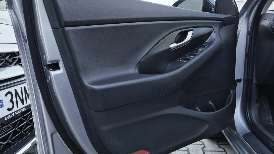 HYUNDAI i30 -