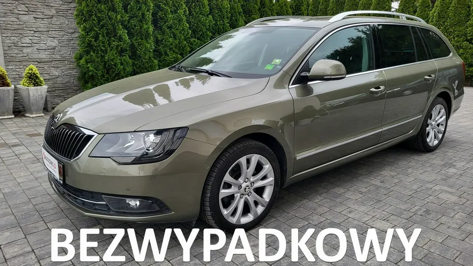 SKODA Superb -