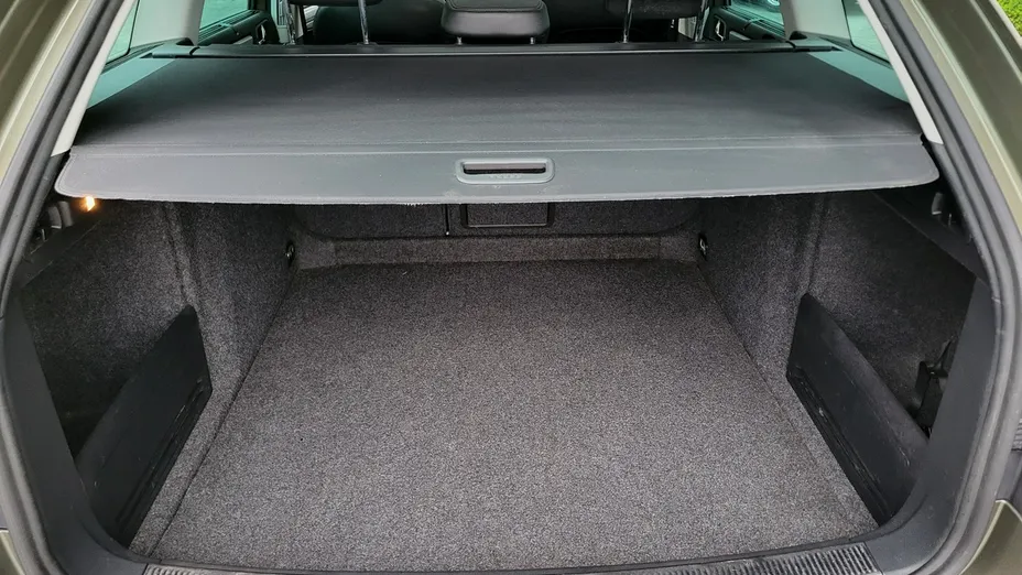 SKODA Superb -