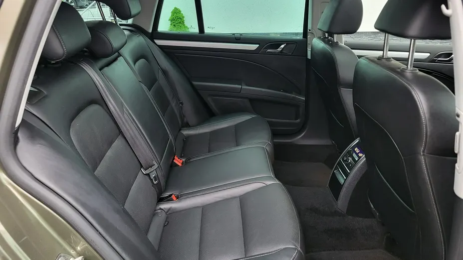 SKODA Superb -