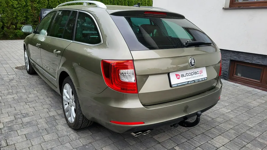 SKODA Superb -
