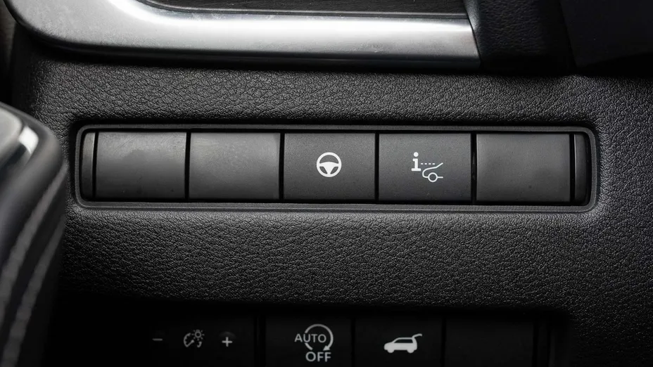NISSAN X-Trail -