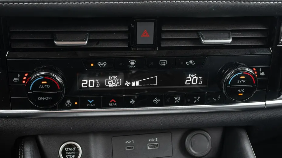 NISSAN X-Trail -