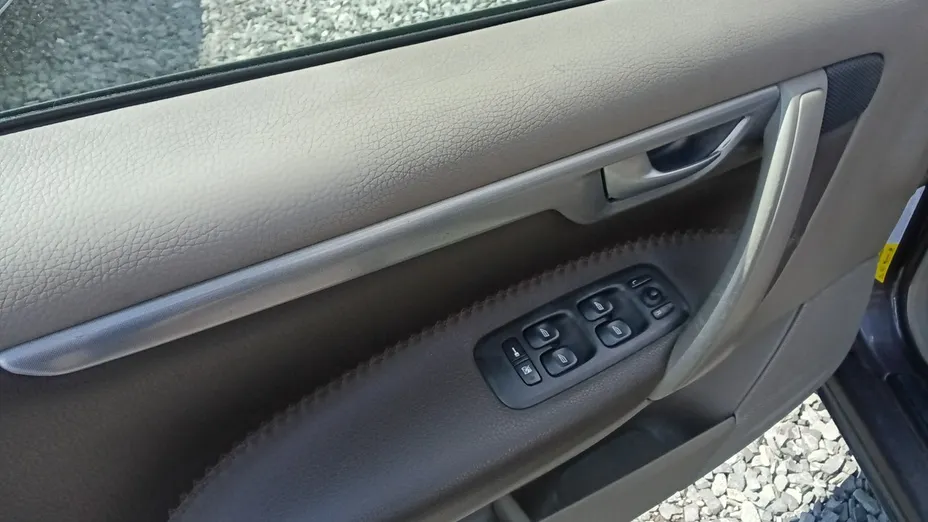 VOLVO XC70 -
