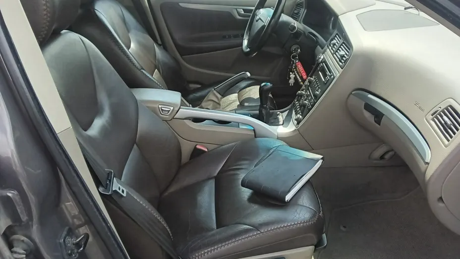 VOLVO XC70 -