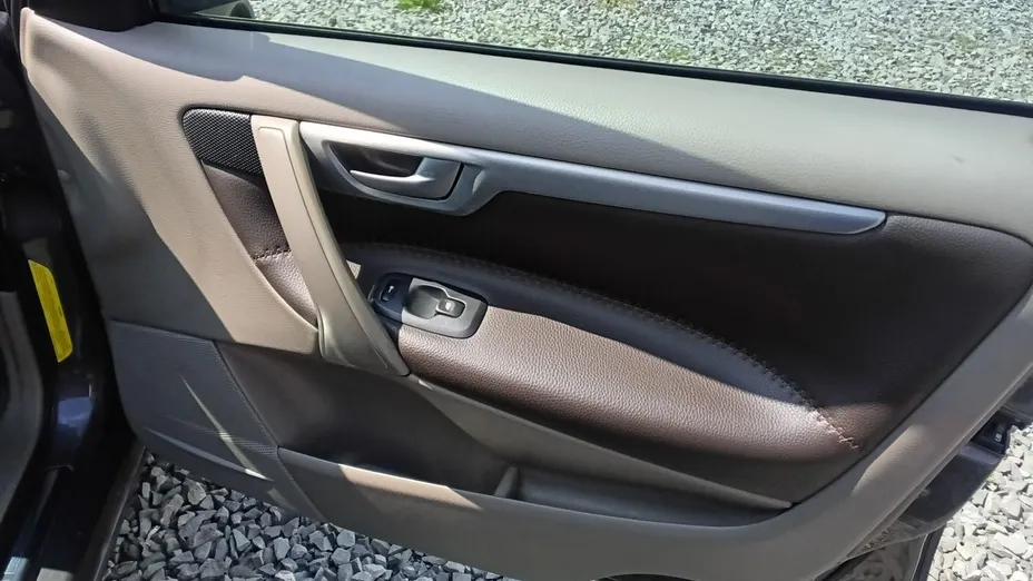 VOLVO XC70 -