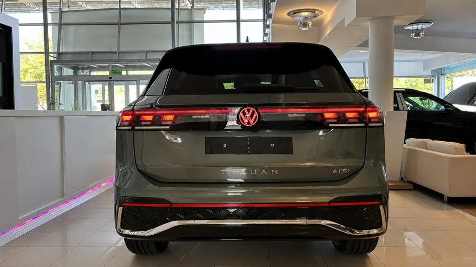 VOLKSWAGEN Tiguan -