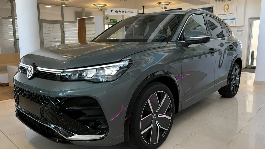VOLKSWAGEN Tiguan -