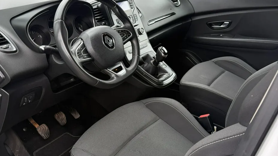RENAULT Scenic -