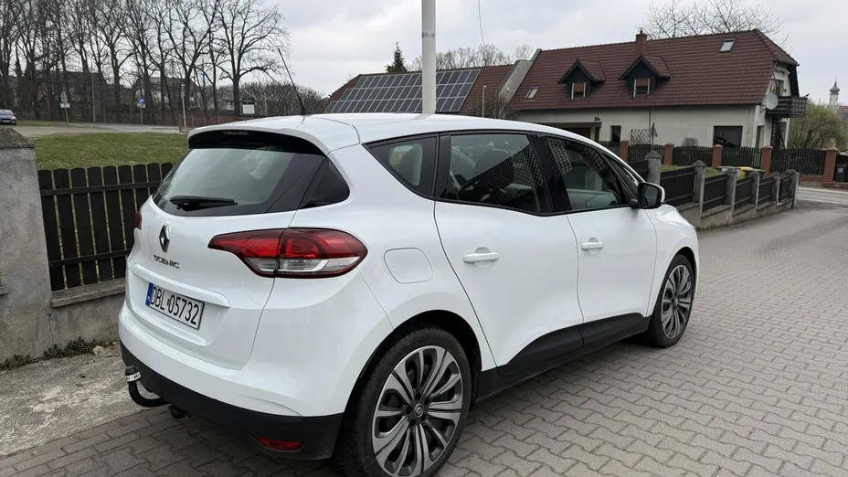 RENAULT Scenic -
