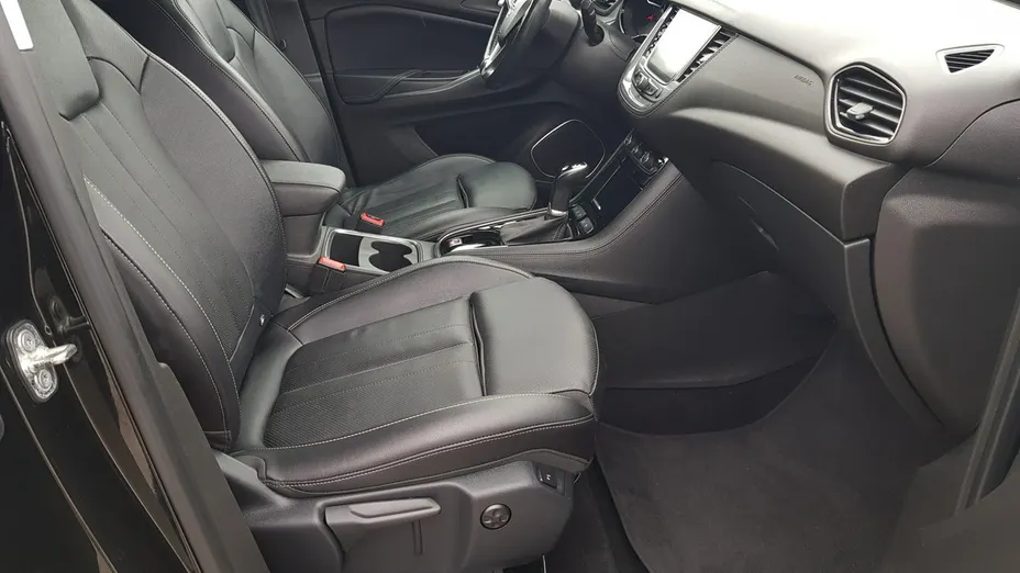 OPEL Grandland X -